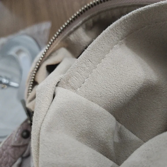 Blush Pink Louis Vuitton Shoulder Bag - Picture 13 of 16